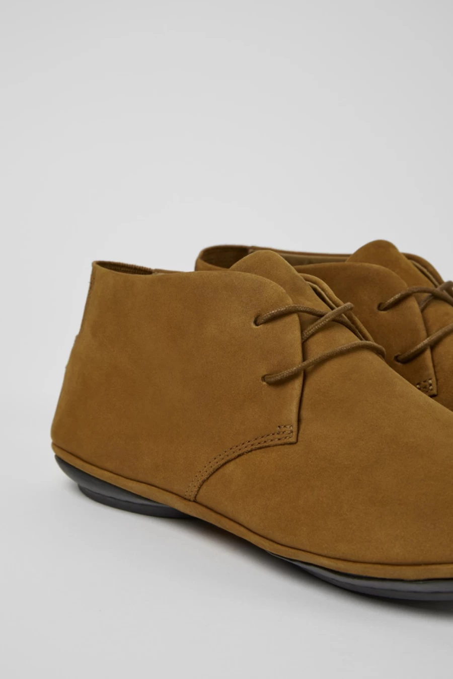 Camper Women's Right Shoes – Stylish & Comfortable Footwear
