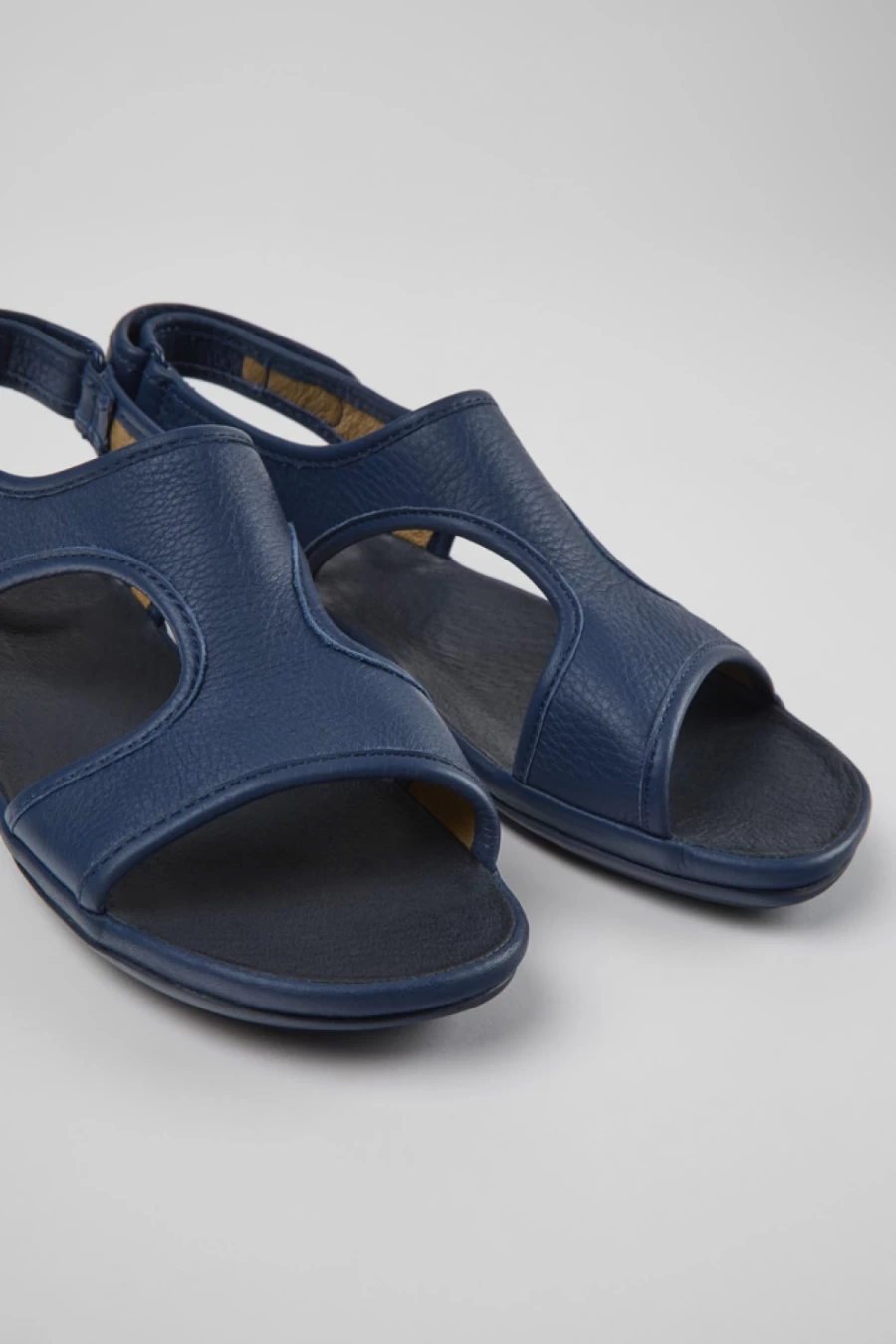 Camper Women's Right Shoes – Stylish & Comfortable Footwear