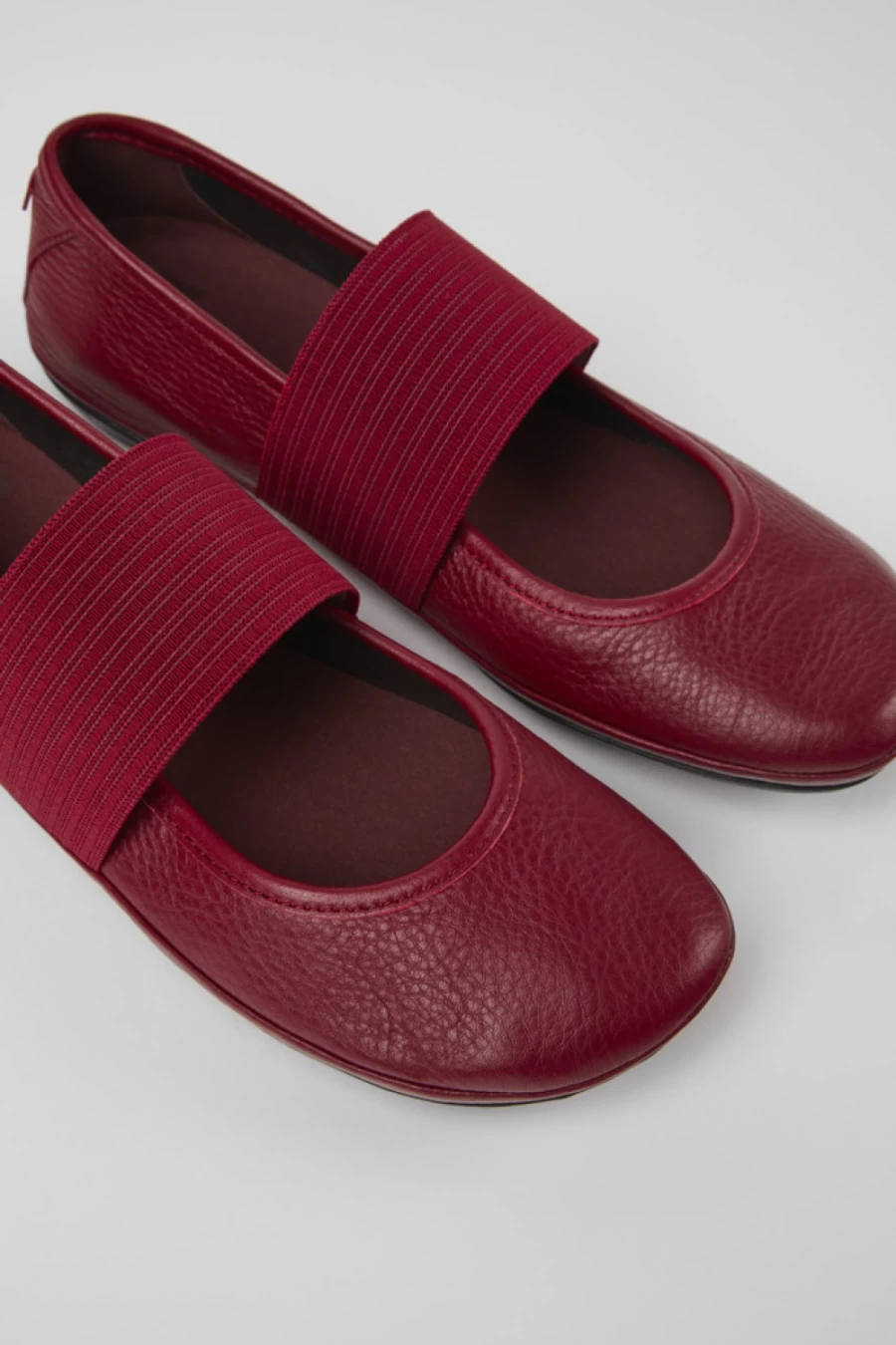 Camper Women's Right Shoes – Stylish & Comfortable Footwear for Everyday Wear
